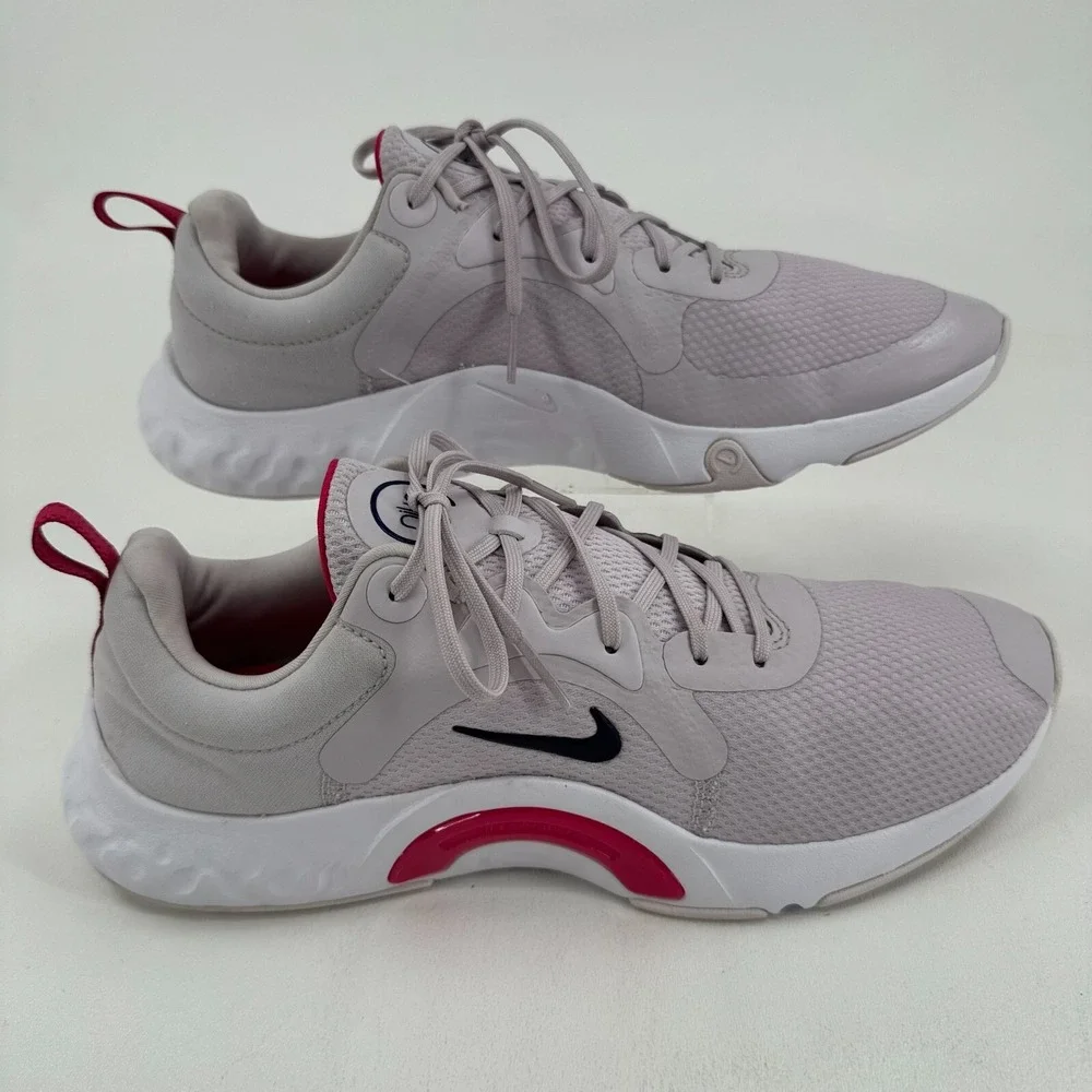 Nike Renew In Season WOMENS Gray Lace Up Athletic Shoes Sneakers SIZE 10